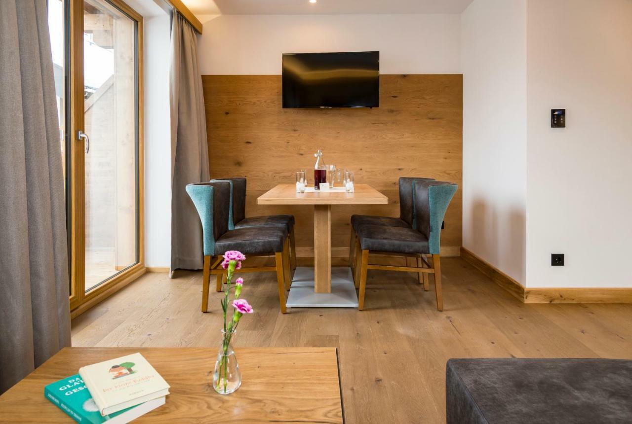 Tiroler Weinstube Aparthotel Seefeld in Tirol Exterior foto