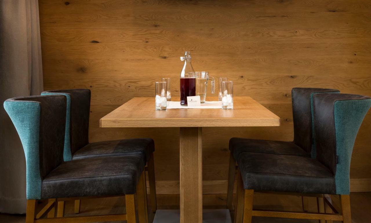 Tiroler Weinstube Aparthotel Seefeld in Tirol Exterior foto