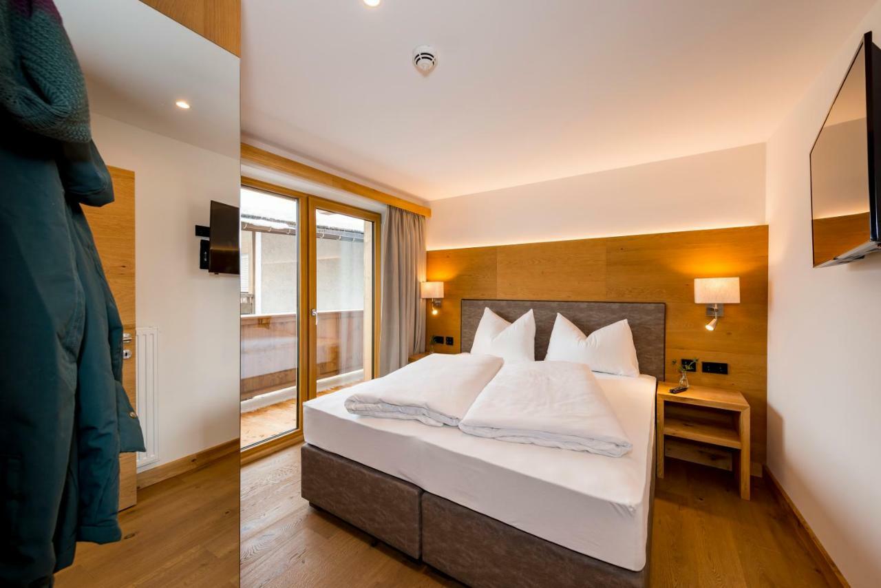 Tiroler Weinstube Aparthotel Seefeld in Tirol Exterior foto