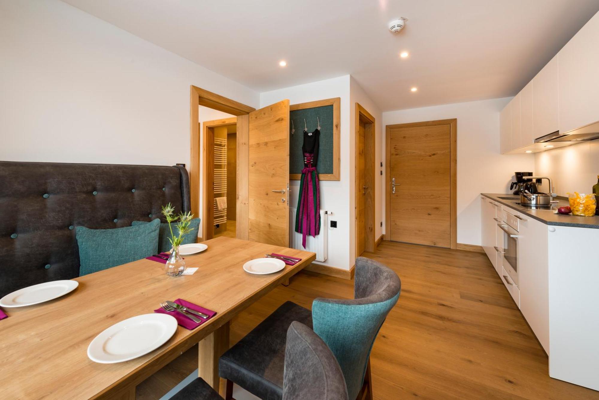 Tiroler Weinstube Aparthotel Seefeld in Tirol Exterior foto